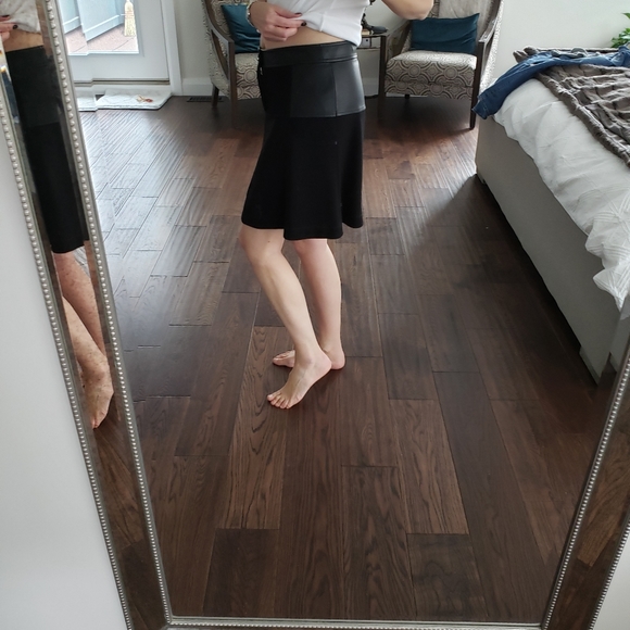 Ports skirt with leather trim - Picture 3 of 3